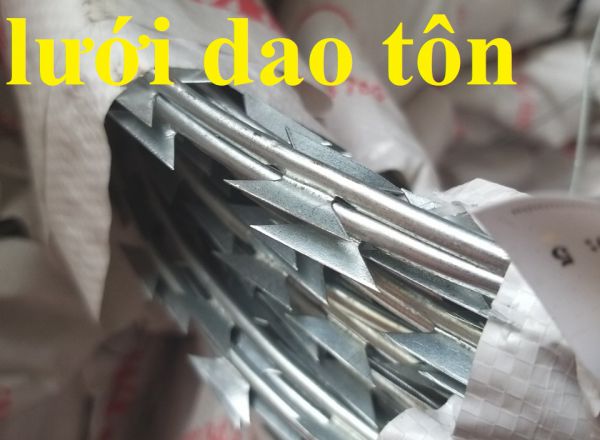Chuyên sản xuất thép gai hình dao Dk 35cm, 45cm, 60cm, 80cm, 90cm giá rẻ tại Hà Nội