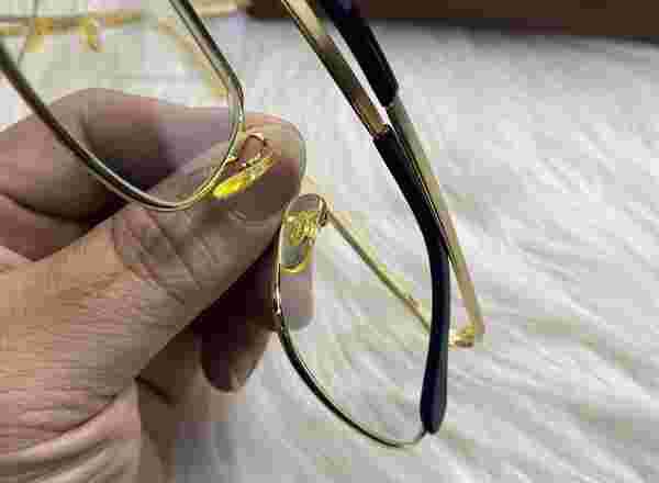 Qùa tặng chồng ý nghĩa kính đổi màu solex chữ H Malaysia chính hãng giá chỉ 1,2tr